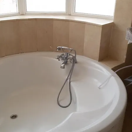 Beautiful With Private Pool *